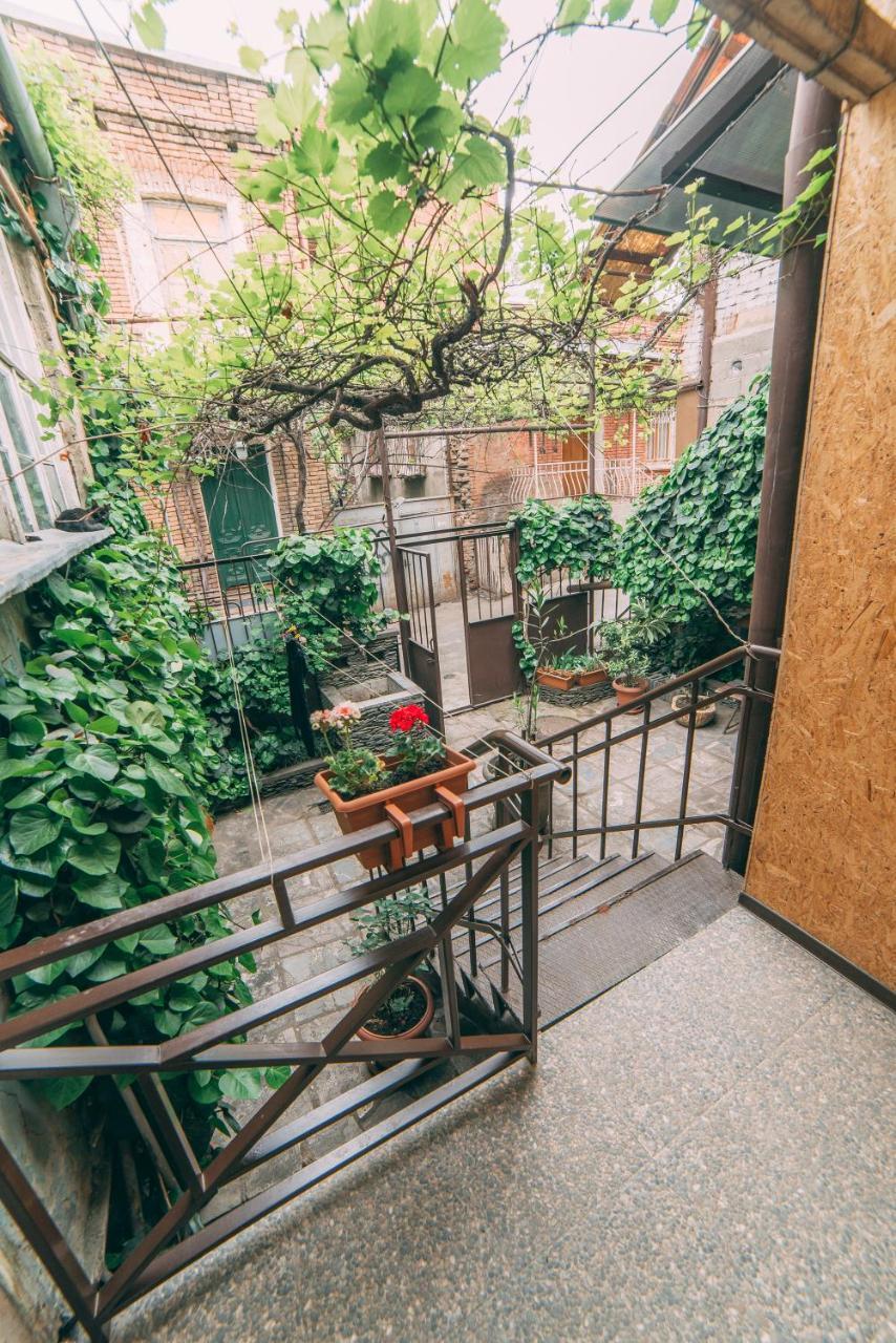 Walk Everywhere! Tbilisi Bagian luar foto